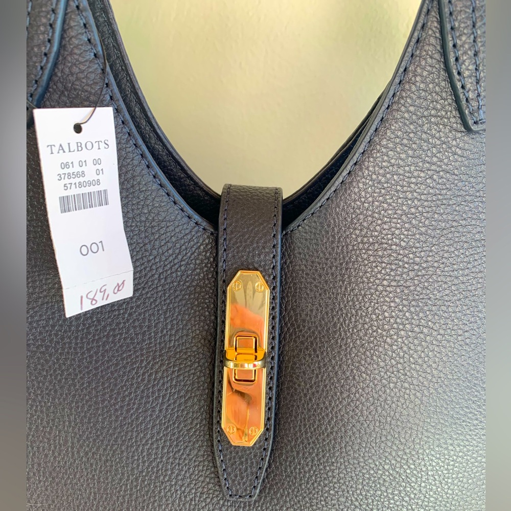 ☀️🎉Host Pick🔥NWT‼️ LEATHER HOBO BAG in Navy w/goldtone hardware✨✨✨ - Picture 4 of 9
